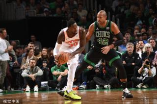 他在篮下的 他在篮下的