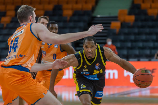 孤胆英雄 孤胆英雄