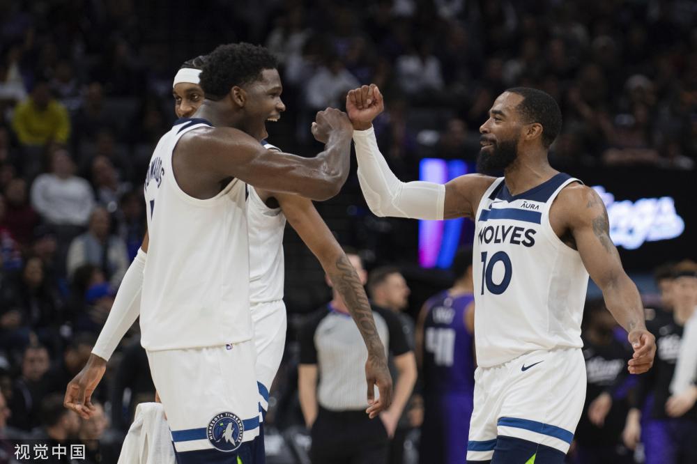 网球新星 网球新星