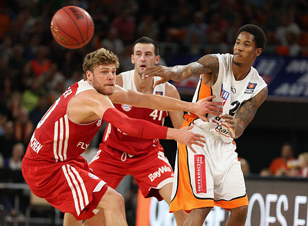 坚决坚定 坚决坚定