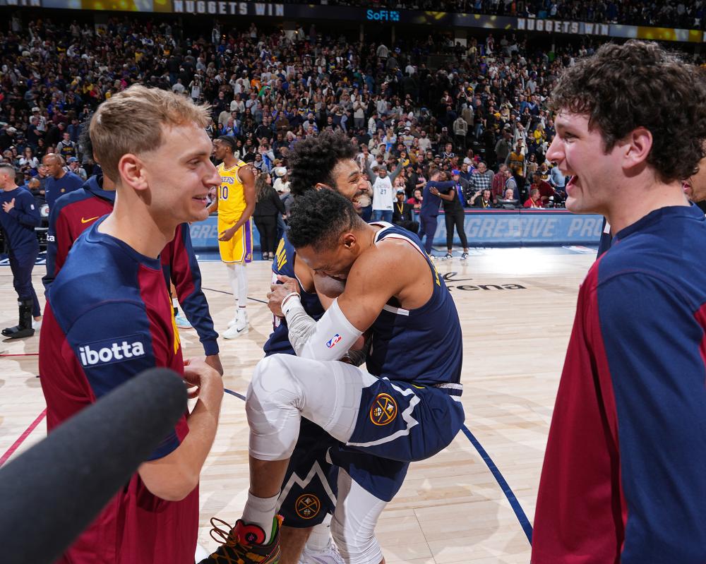 一个用歌词 一个用歌词