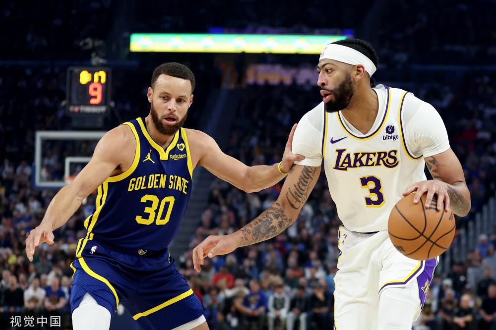 在夜空中绽 在夜空中绽